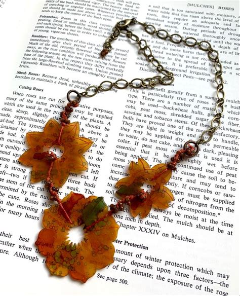 Pin by pollet seura on Guardado rápido Necklace Orange flowers Etsy