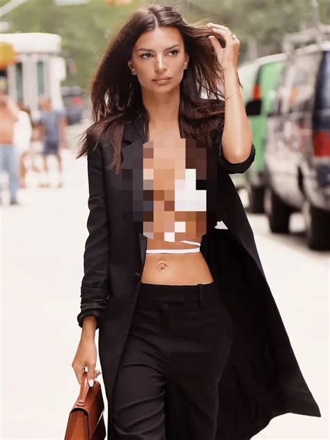 Emily Ratajkowski Kenakan Bikini Saat Makan Siang Di Sela New York Fashion Week Lifestyle