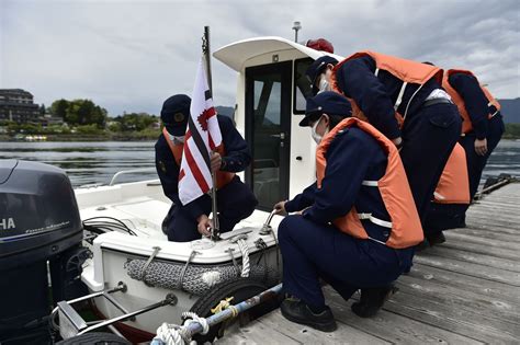 迅速救助へボート業者ら訓練 海と日本project In やまなし