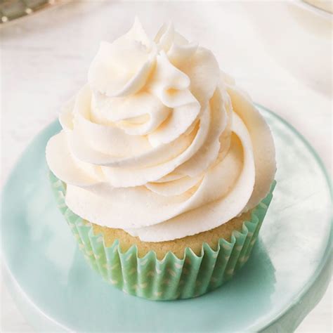 Gluten-Free Vanilla Buttercream Frosting {Dairy-Free & Vegan Option ...