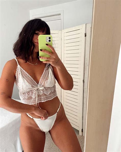 Conjunto Lingerie Top Triângulo e Calcinha String Malha e Renda Off Vovó Paula Lingerie