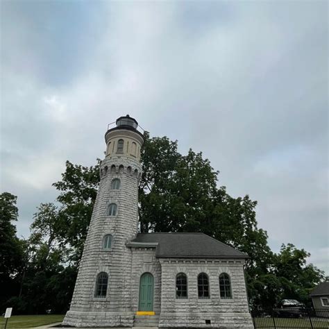 Fort Niagara Lighthouse - Youngstown, NY