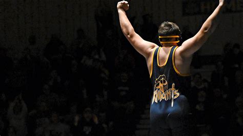 Eastern York wrestling puts exclamation point on surprise season with district win