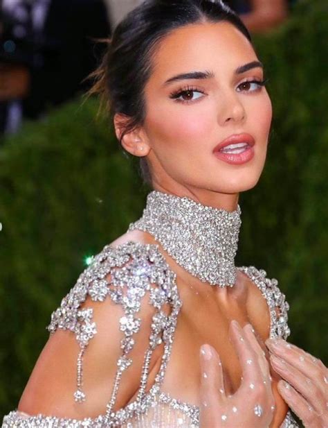 La Clave Del Maquillaje De Kendall Jenner Y Hailey Bieber Elnorte