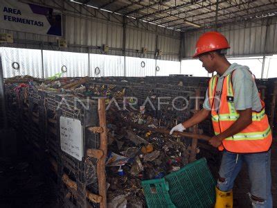 Pengolahan Sampah Plastik Menjadi Bahan Bakar Antara Foto