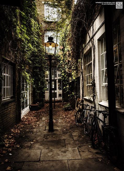 London Alleyway At Playhouse Court Красивые места Таинственные места