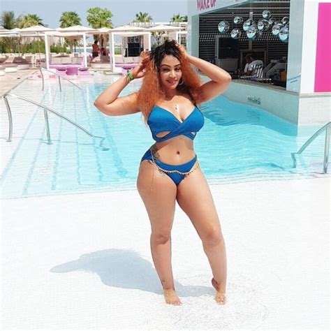 7 Hot Sexy Zari Hassan Bikini Pics