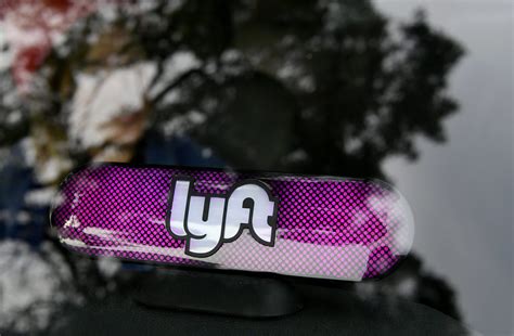 Lyft Shifts Gears With New Driverless-Car Division - WSJ