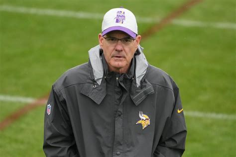 Do the Vikings Need a New Defensive Coordinator in 2023?