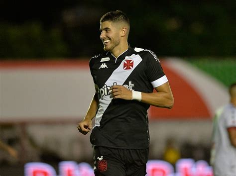 Corinthians Negocia Pedro Raul Toluca Visa Venda Do Atacante