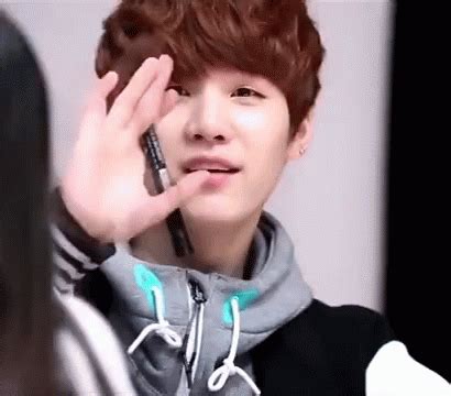 Bts Cute GIF - Bts Cute Suga - Discover & Share GIFs