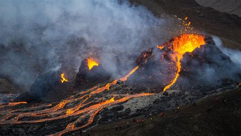 Amazing Drone Footage Shows Icelandic Volcano Eruption Up Close | IFLScience