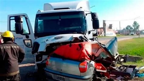 Camionero se cruzó de carril chocó y mató a toda una familia Mejor