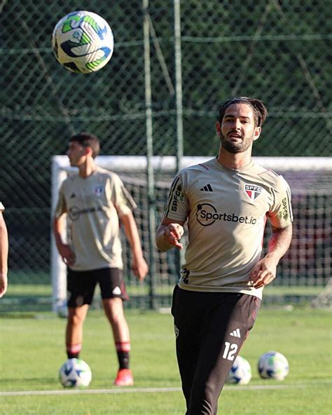 Calleri trata dores na coxa direita no Reffis e será avaliado