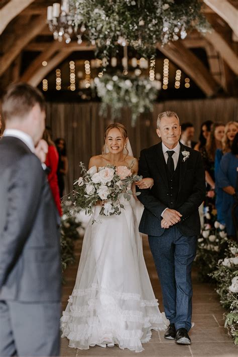 Lucy wedding | Beachweddingtips.com