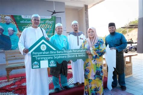 Pemohon Terima Rumah Ppts Bukit Besi Di Majlis Hari Raya Dun Trdi News