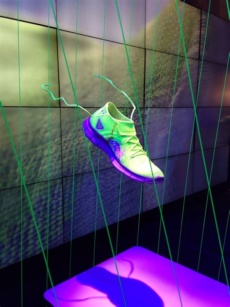 Nike Store Display New York Shop Interior Design Nike Retail Retail