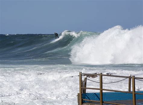 Man Stands Naked On A Cliff As Waves Batter The Headland In Sydney Daily Mail Online