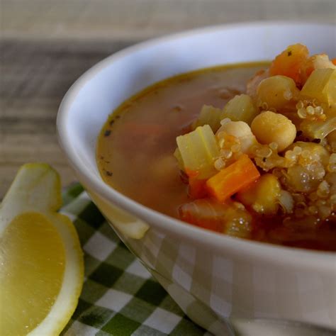 Contigo En La Playa SOPA DE QUINOA Y VERDURAS