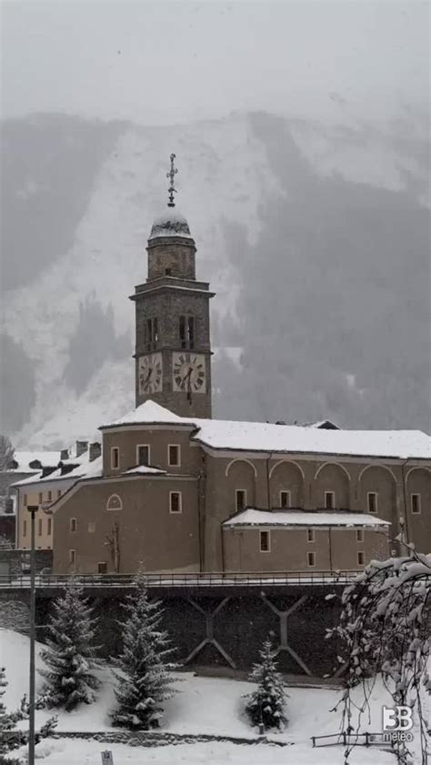 Cronaca Meteo Diretta Valle D Aosta Sotto La Neve La Situazione A