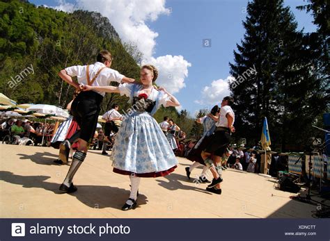 Bavarian Folk Dancers High Resolution Stock Photography and Images - Alamy