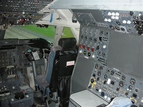 Boeing 747 Cockpit Landing