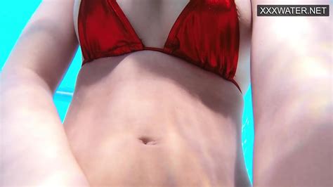 Big Ass Babe Masturbating In Water