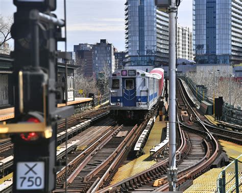 Check the live status of mta trains 12