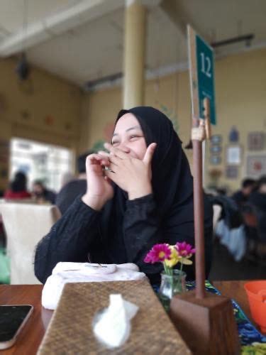 Coffee Shop Homey Yang Selalu Rame Di Bandung Review Putri Lestari