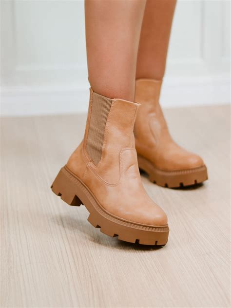 Bota Chelsea Nude Estillo Livre