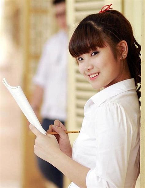 Hoàng Yến Chibi lột xác ngoạn mục với hình ảnh bán nude táo bạo