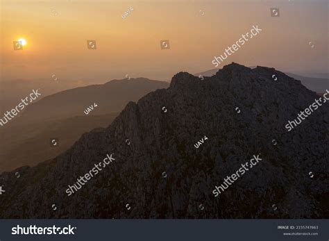 Tryfan Mountain Sunrise Snowdonia National Park Stock Photo 2155747663 ...