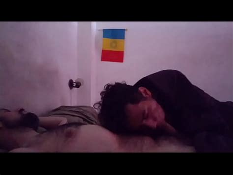 Mamada de buenos días a macho peludo XVIDEOS