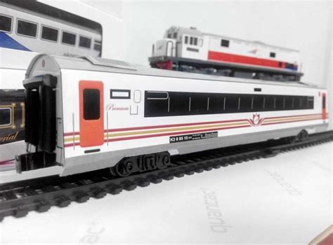 Jual Miniatur Kereta Api Gerbong Ekonomi Premium Kai Skala 1 87 Di