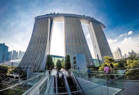 Exploring Singapore The Futuristic City In A Garden Baldhiker