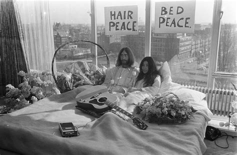 John Lennon And Yoko Onos 1969 Bed In For Peace Was An Anti War