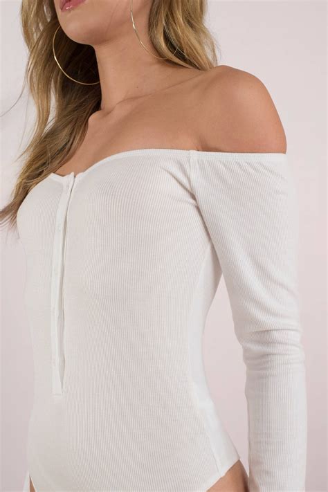 Rachel Off Shoulder Bodysuit In Ivory 11 Tobi Us