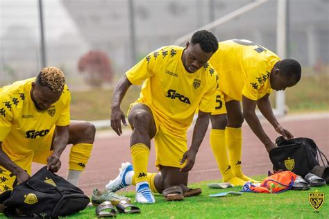 Coupe CAF L entraînement de l ASEC Mimosas perturbé au Nigéria