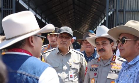 Wakapolri Bersama Mentan Pastikan Ketersediaan Hewan Kurban