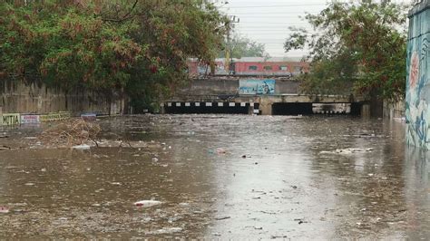 Haryana Hdfc Bank Manager Cashier Die As Car Submerged In Old Faridabad