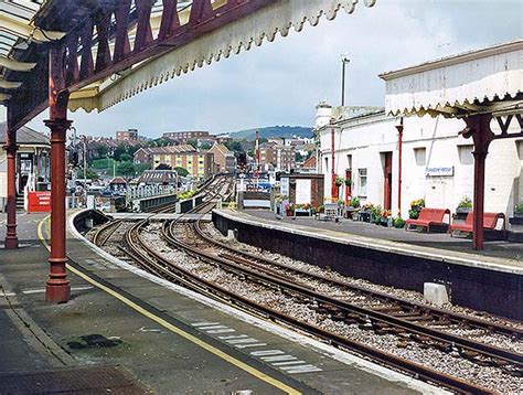 Disused Stations: Folkestone Harbour Station