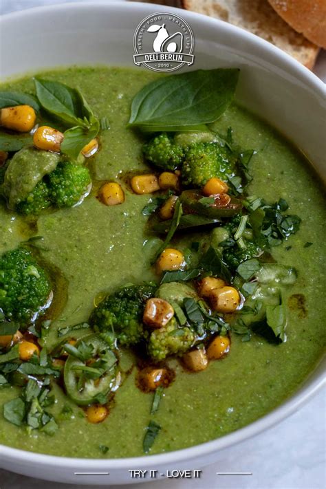 Brokkoli Cremesuppe mit Cashewnüssen Eine Grüne Köstlichkeit für