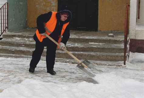 Дворник в школу: Работа Дворник в школу в Москве. Вакансии Дворник в ...