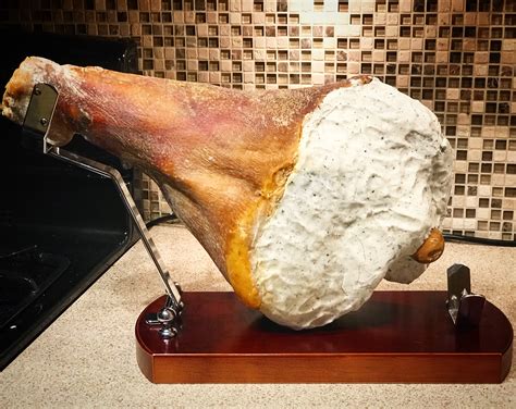 The Ultimate Guide to Crafting Authentic Italian Prosciutto: Techniques