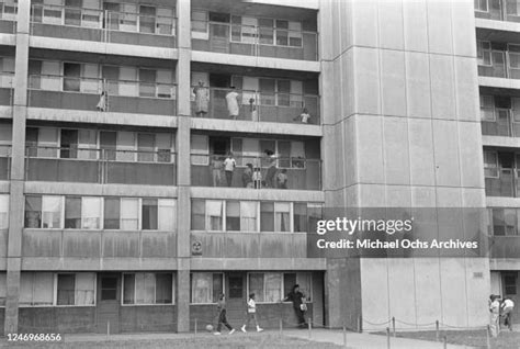 158 Cabrini Green Housing Project Stock Photos, High-Res Pictures, and ...