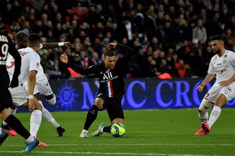 Kylian Mbappé Y Tuchel Protagonizaron Fuerte Discusión En Juego Del Psg