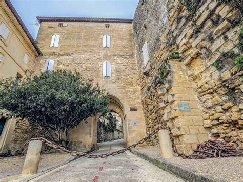 Bauwerk Und Denkmal In Castillon La Bataille Outdooractive