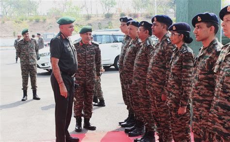 Lt Gen Daljit Singh Commends Military Hospital In Bhopal For Pioneering