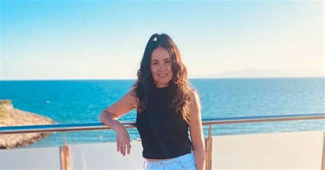 Mum Issues Boob Job Warning After Implants Cause Cancer After Surgery Mirror Online