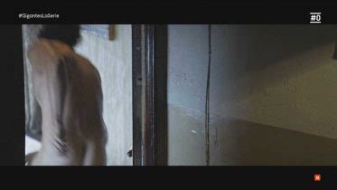 Omg He S Naked Spanish Actor Daniel Grao Goes Full Frontal In Series Gigantes Omg Blog